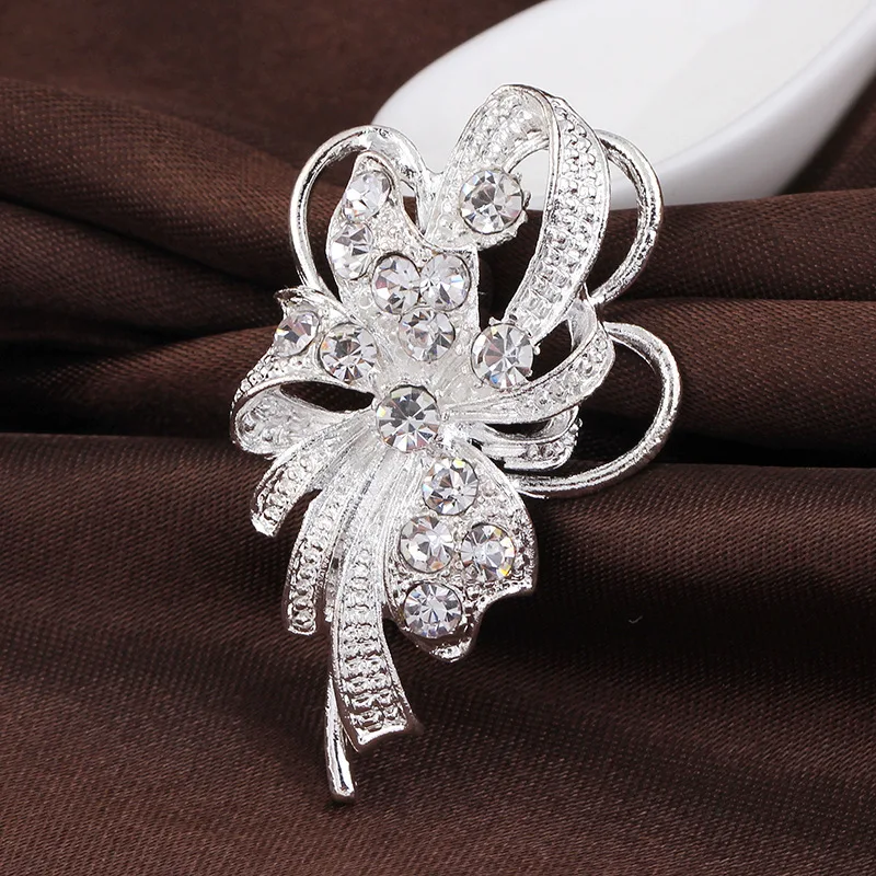 

OE Women Crystal Brooch New Retro Fashion Clothes Pin Bridal Style Jewelry Wholesale Accessories