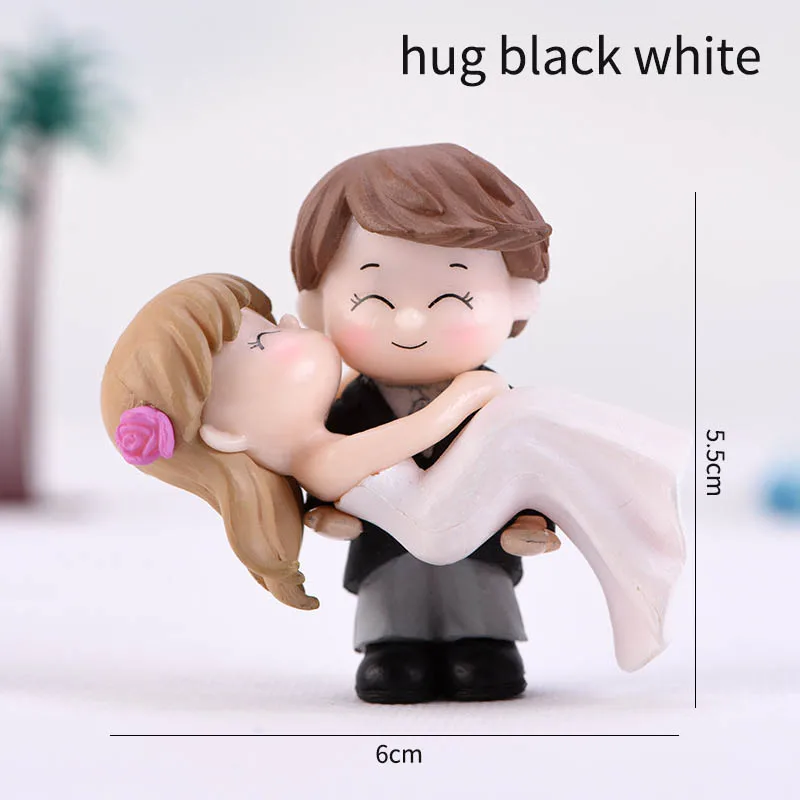 hug black white 1 пара ПВХ DIY микро пейзаж Мини милый мальчик и девочка влюбленные Сказочный Сад миниатюры домашние украшения романтические пары фигурки - Цвет: hug black white