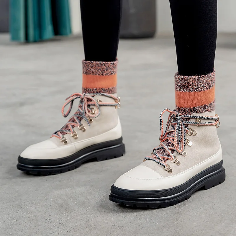 spesifikasi Multi Warna Fashion Musim Dingin Wol Sepatu Mewah Tampan Inggris Kulit Sol Karet Elastis All-Match Velvet Pendek Kaus Kaki Sepatu Bot Wanita