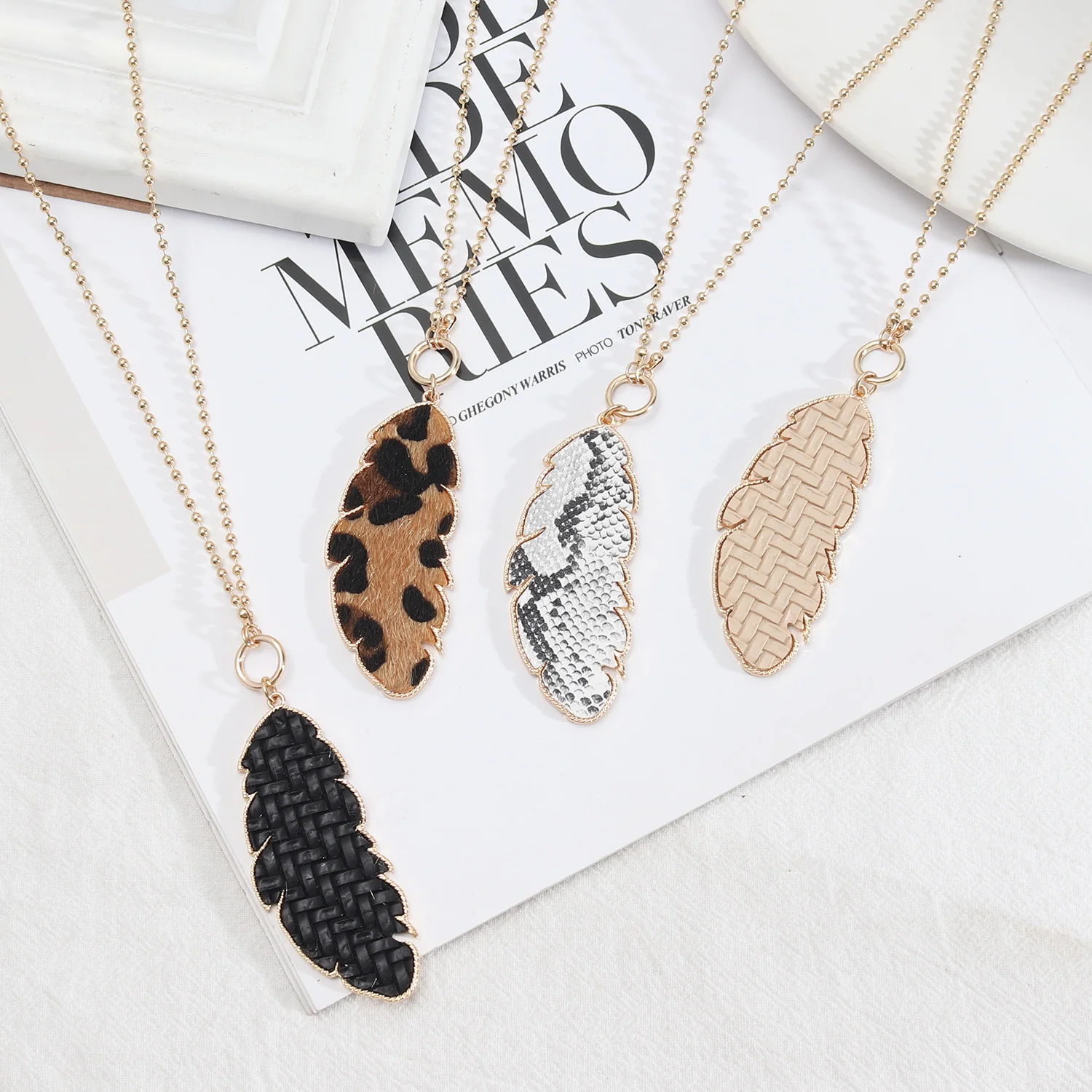 Snakeskin Feather Leopard Leather Pendant Necklaces Trendy Long Sweater Chain Fashion Jewelry for Women Wholesale
