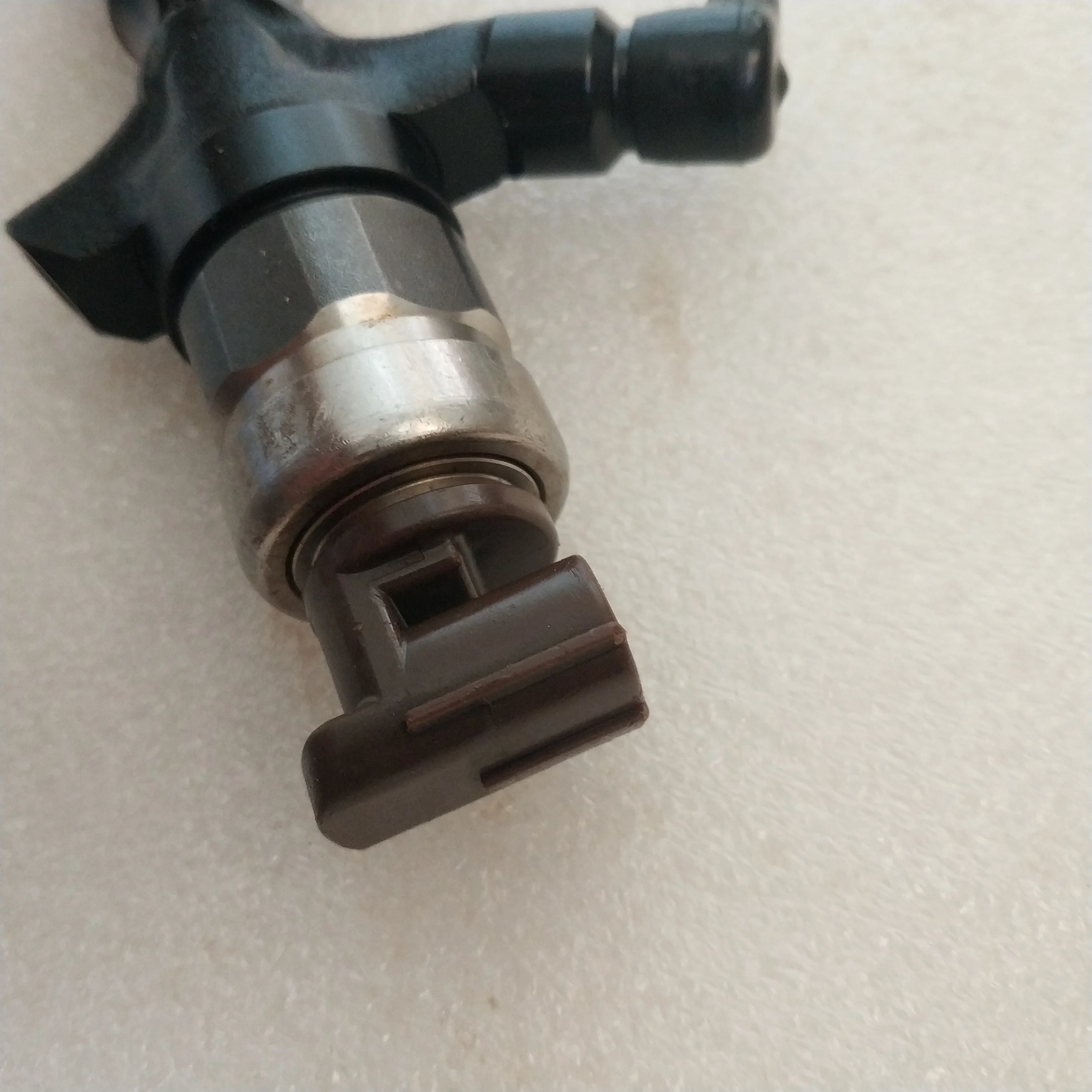 

Diesel Denso Common Rail Fuel Injector 23670-0L110 for Toyota Hiace Hilux