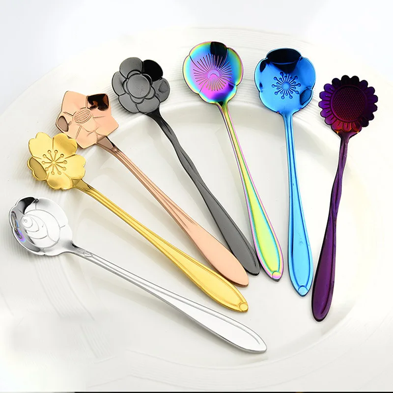 

4/6Pcs Flowers Design Gold Spoon Long Handle Dessert Tea Coffee Mixing Spoon Stainless Steel Vintage Teaspoons Drink Tableware