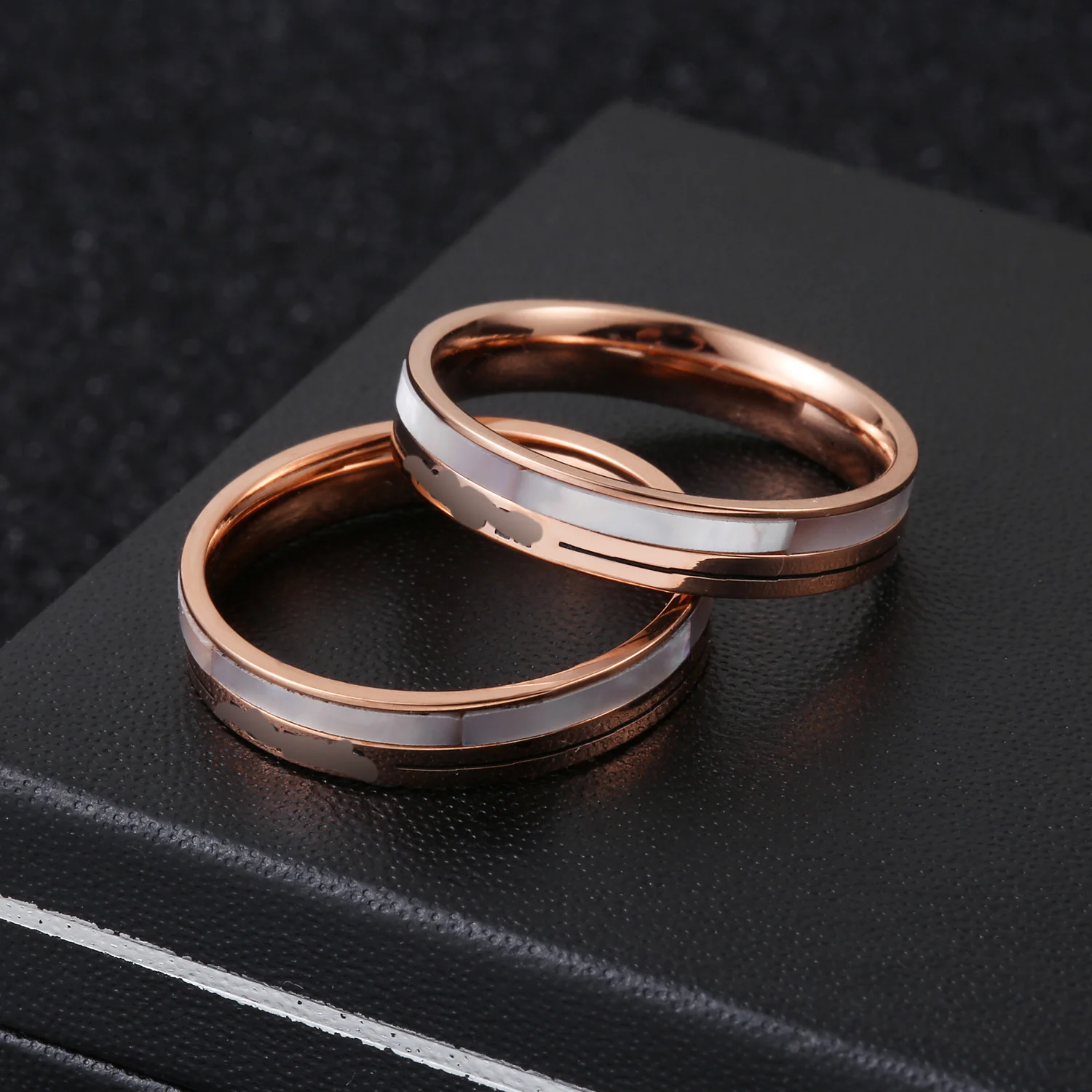 

New Korean fashion ins wind couple ladies rose gold English letters do not fade ring jewelry