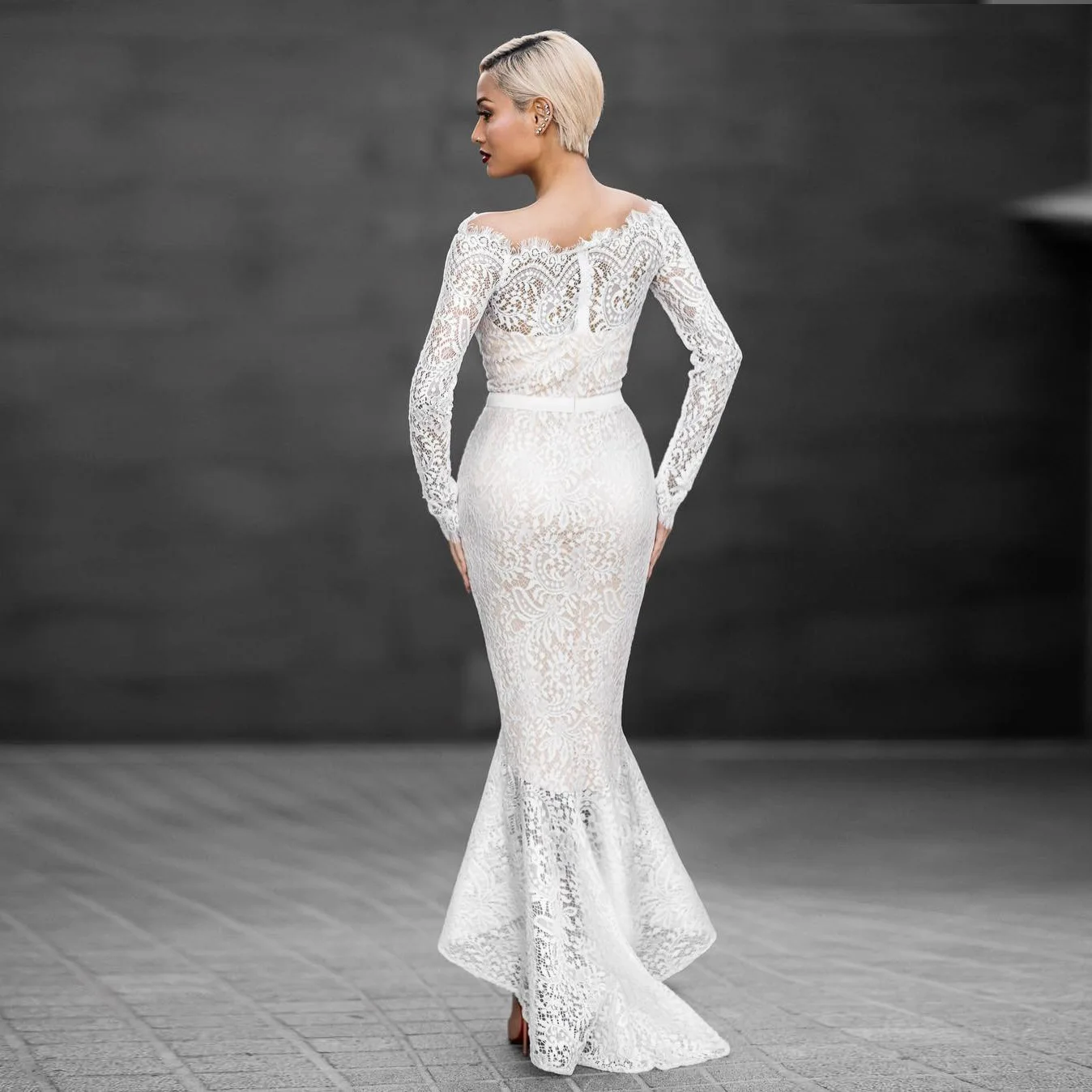 Sexy fishtail dress with shoulder-length lace and elegant luxurious Mermaid gown official wedding party dance evening |