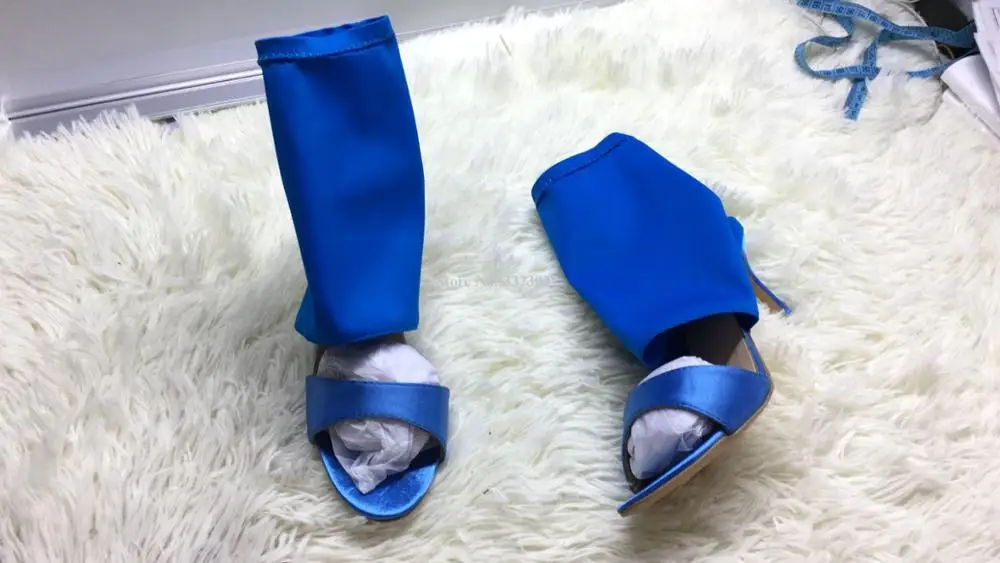 Эластичные атласные синие сандалии летние модные женские ботильоны с открытым