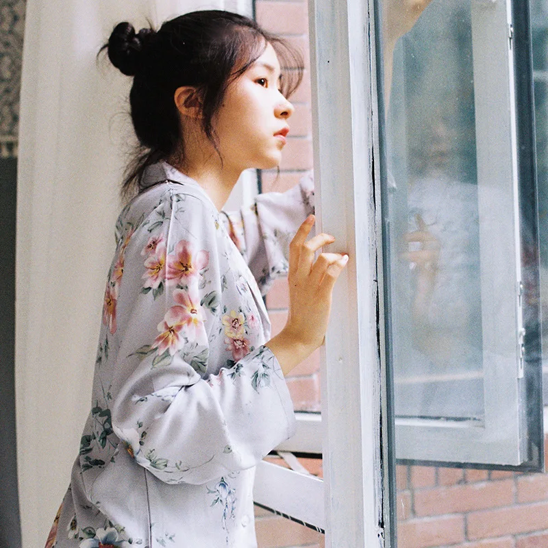 Хлопковая атласная пижама с цветочным принтом размера плюс на весну и осень