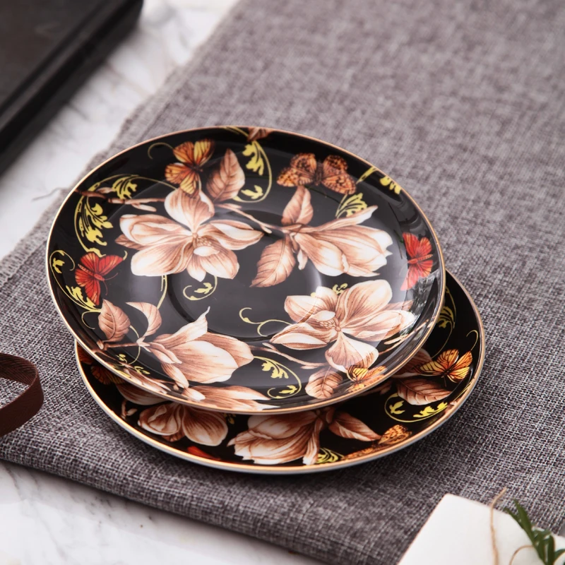 

Black Magnolia Coffee Cup and saucers European Bone China Coffee Cup Set Hand-painted gold Teacup set 220ml creative gift