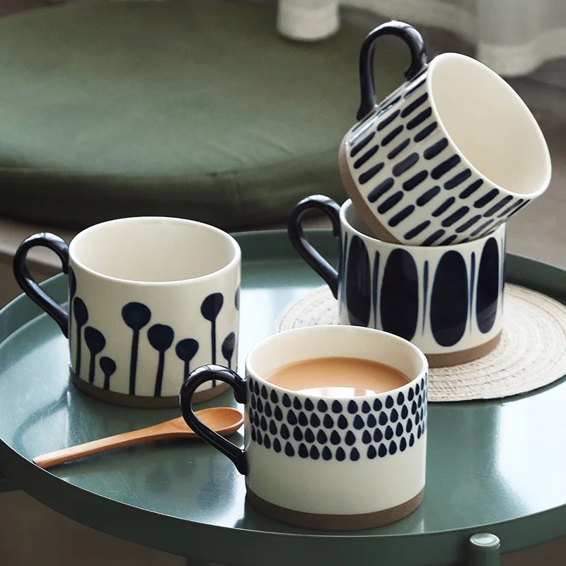 

Керамические кофейные кружки ручной росписи, простые чашки для завтрака в европейском стиле, чашка для молока большой емкости, кухонная пос...