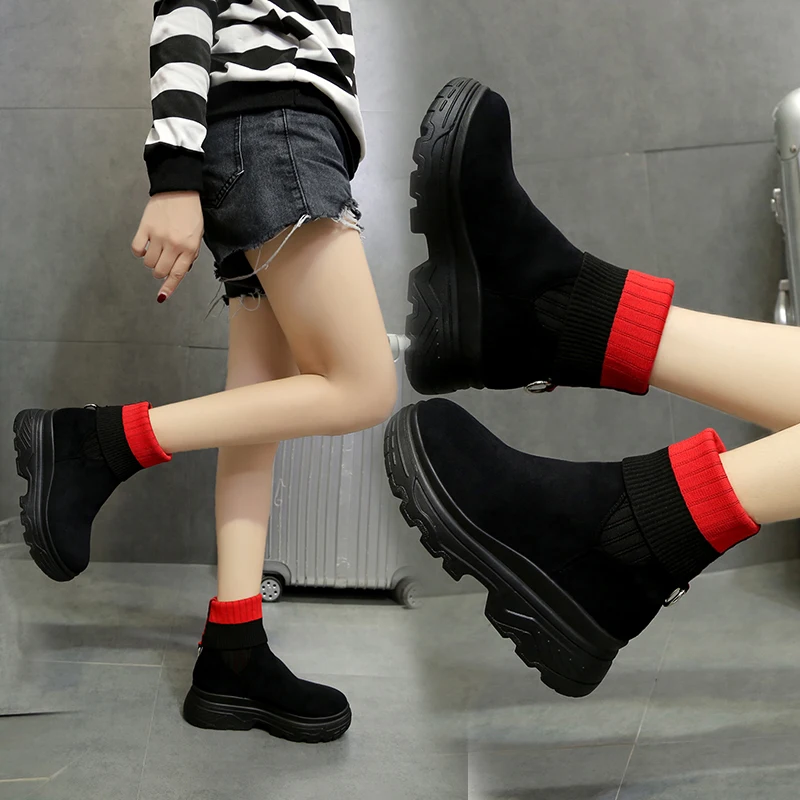 Женские ботинки на плоской платформе с круглым носком сезон осень-зима 2019 года