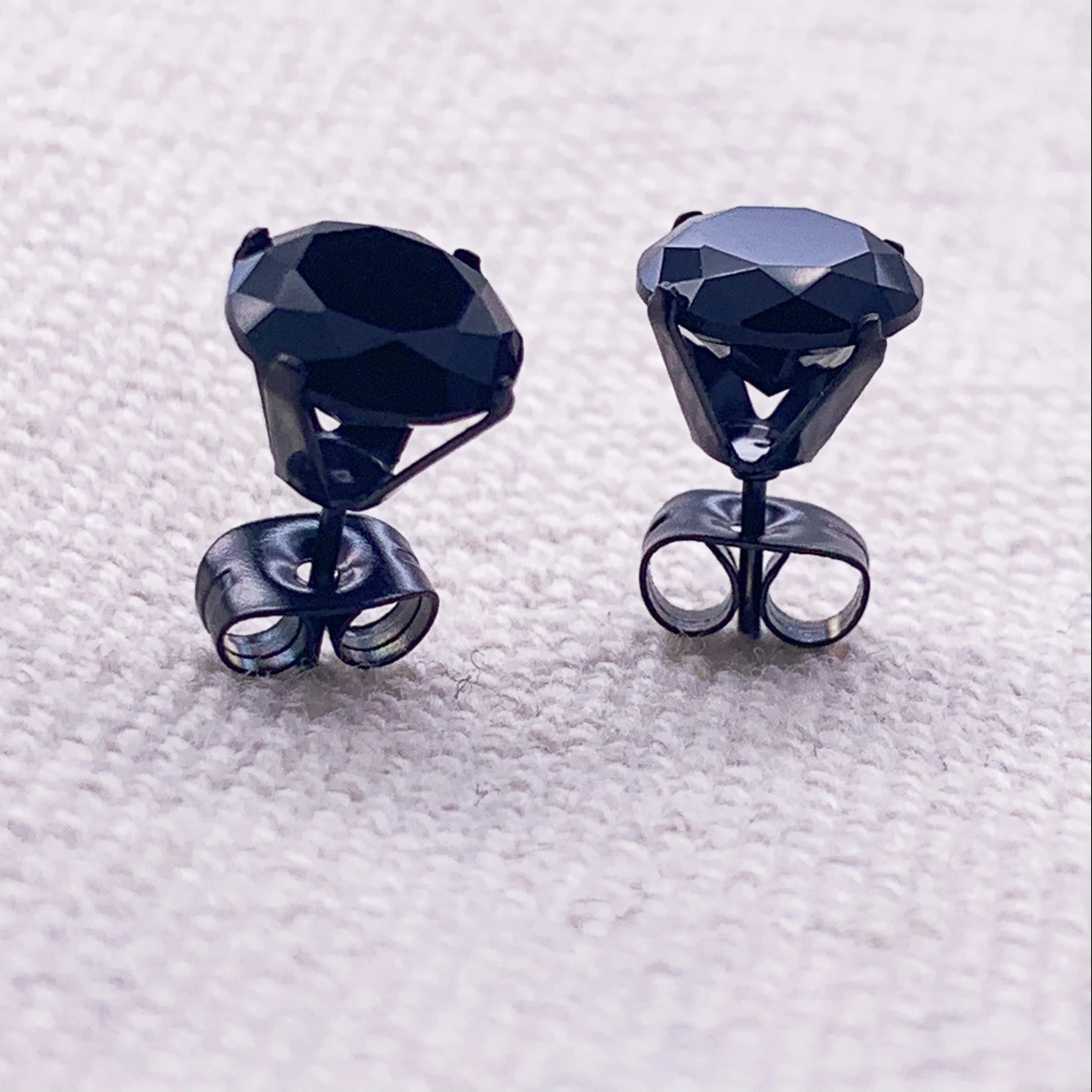 Классические мини 4-8 мм очаровательные черные серебряные женские серьги в форме алмаза с четырьмя зубцами, предохраняющие от аллергии украшения для ушей.