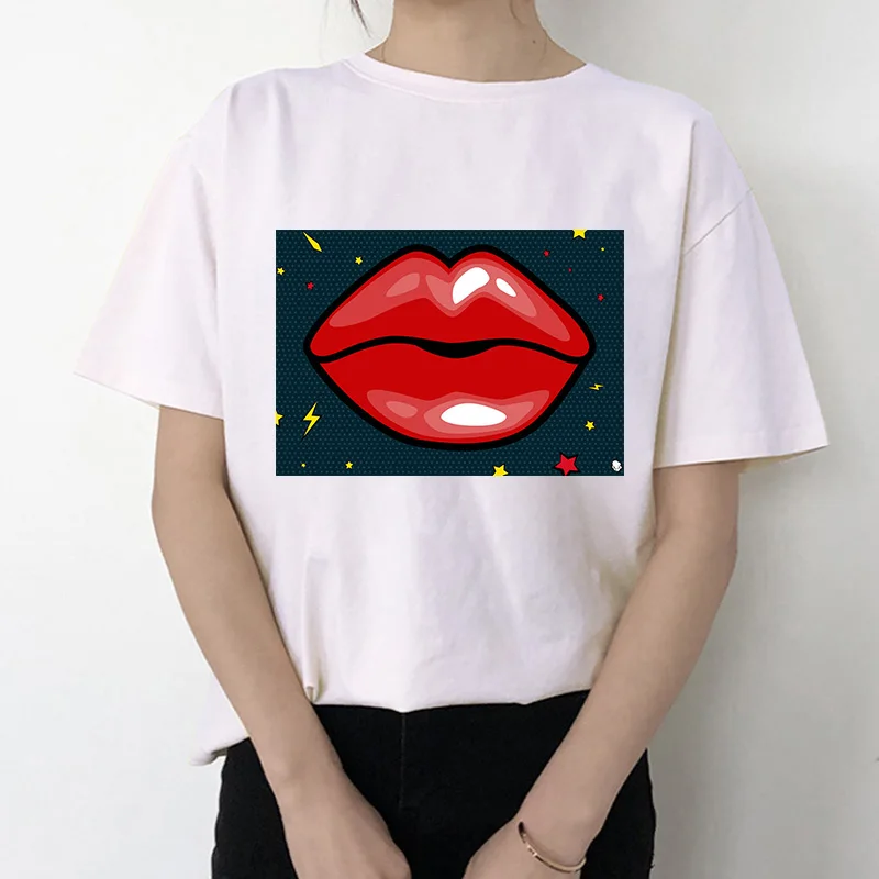 Женская летняя футболка с коротким рукавом белая графическим принтом Kiss Me модная