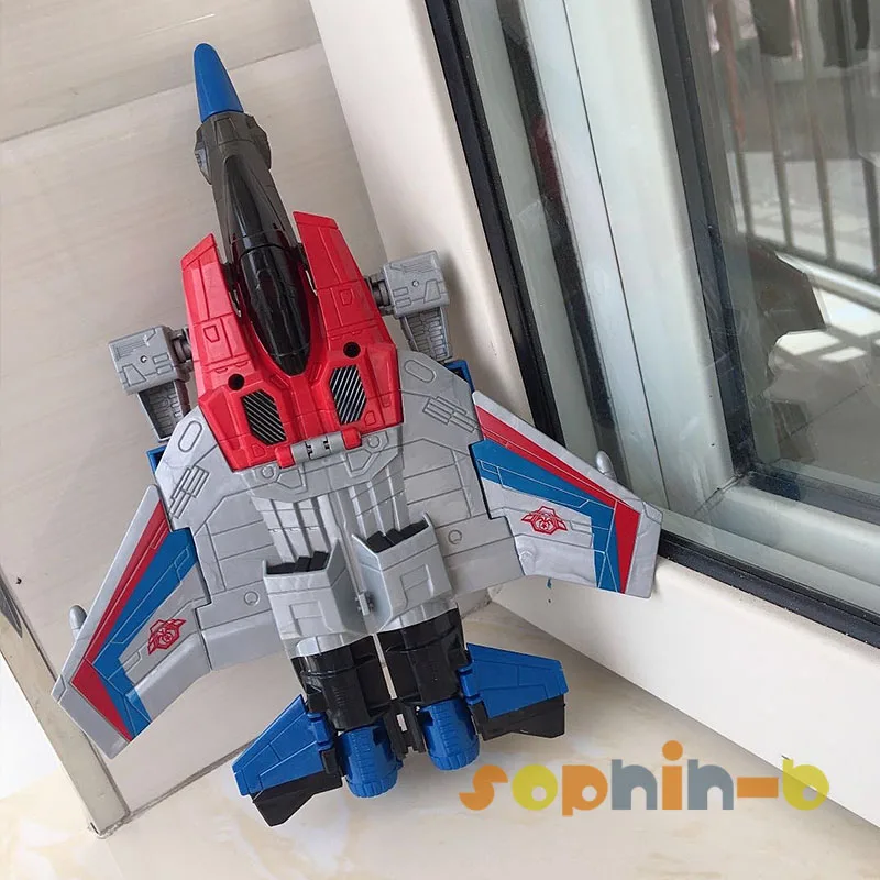 Трансформируемый Звездный крик с металлической частью Cybertron War figure toys