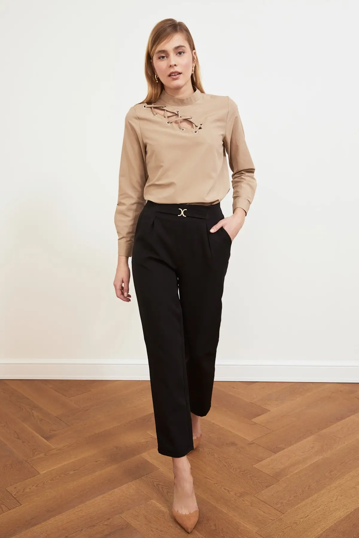 

Trendyol Accessory Detailed Pants TWOSS21PL0246