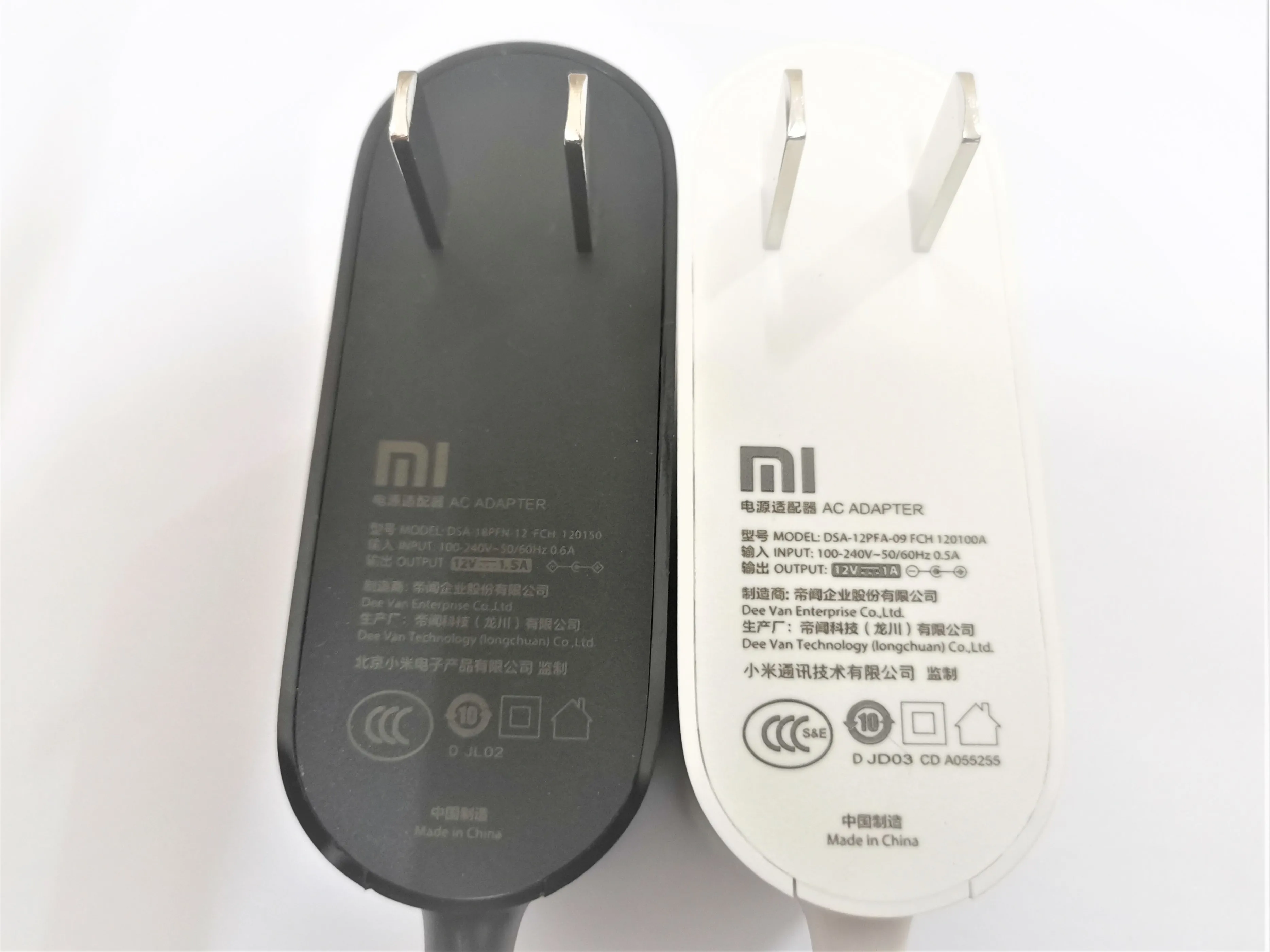

Xiaomi 12V1A power adapter 12v1.5a router 3 / 4 / Pro router power cable 12V charger