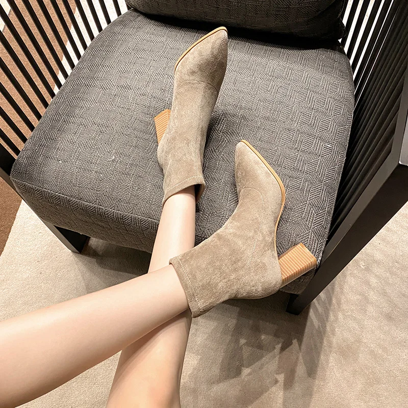 

Woman Autumn Flock Boots Pointed-Toe Stretch Ankle Boots Women's Pumps Shoes Martin Boots Chunky Heels Simple Socks Boot Female