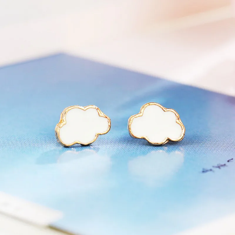 

Fashion Cloud Ear Studs Creative Sweet Dripping White Earrings