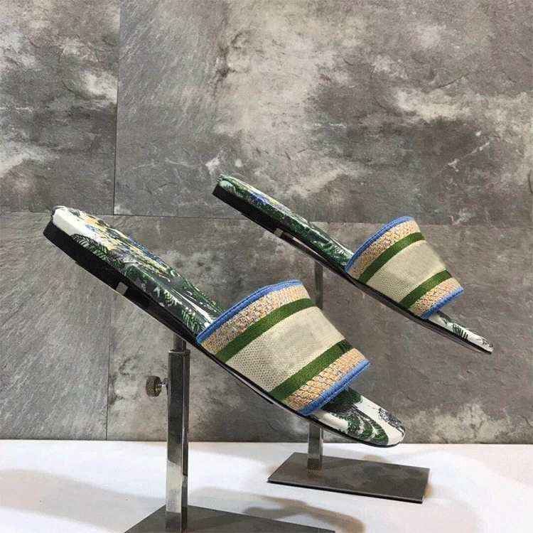 

2021 Ladies Summer Brand Designer Slippers Flat Heel Embroidered Printed Beach Slippers Fashion Casual Sandals