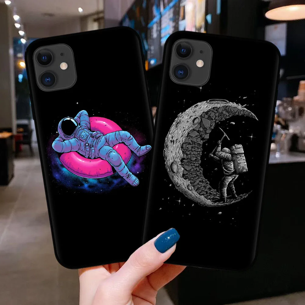 Черный чехол с астронавтом для iPhone 12 Mini мягкий из ТПУ изображением космоса Луны 6S