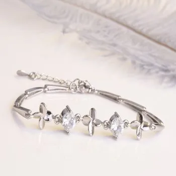 

Four Leaf Clover Silver Bracelet Women's Fashion Japanese and Korean Jewelry Frangipani Bracelet Hand Jewelry Wholesale SXHSL