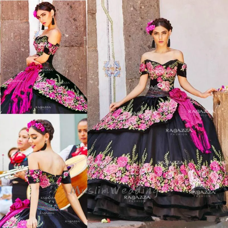 

Роскошное черное платье Quinceanera 2020, бальное платье с открытыми плечами и вышивкой, милое платье 15, платье с коротким рукавом, платье для дня ро...
