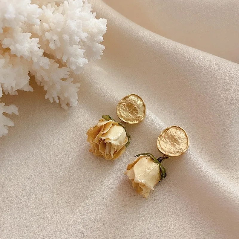 

French Retro Gentle Temperament Wild Immortal Rose Dried Flower Earrings Women New Earrings for Women