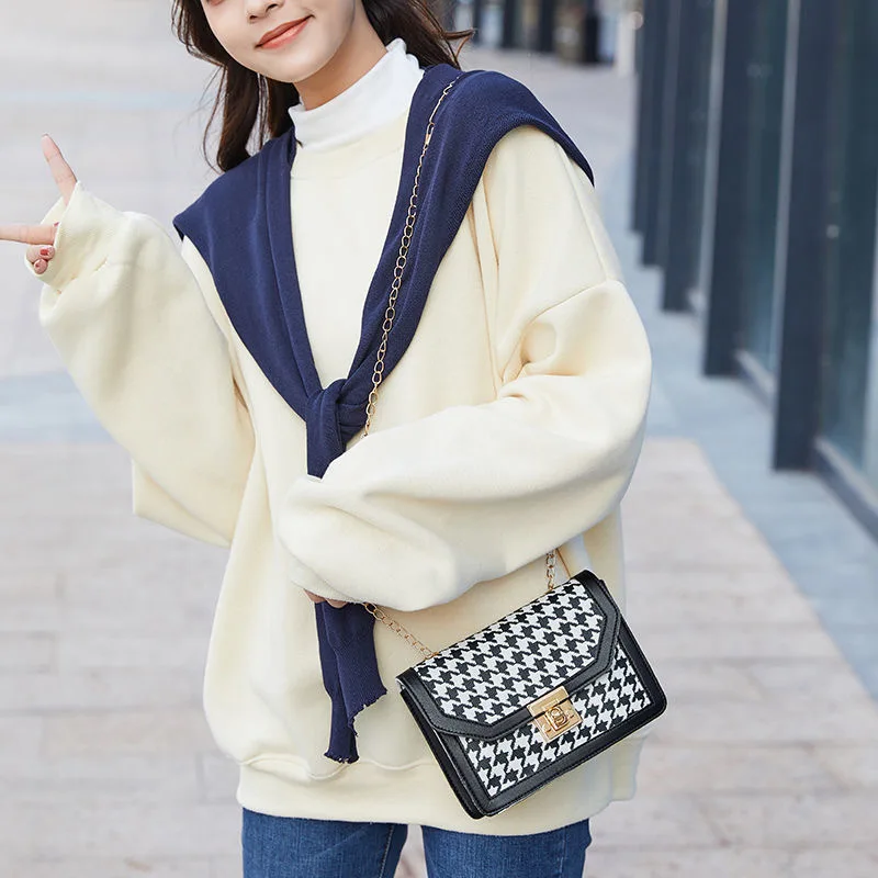 

Autumn and Winter New Small Bags Female Bags New Trendy Fashion Wild Ins Messenger Bag Net Celebrity Casual Square Bag