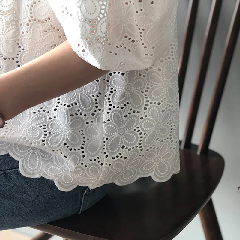 

SHENGPALAE hollow out red pullover blouse women's summer 2021 new round neck loose puff short sleeve white shirt female 5C865