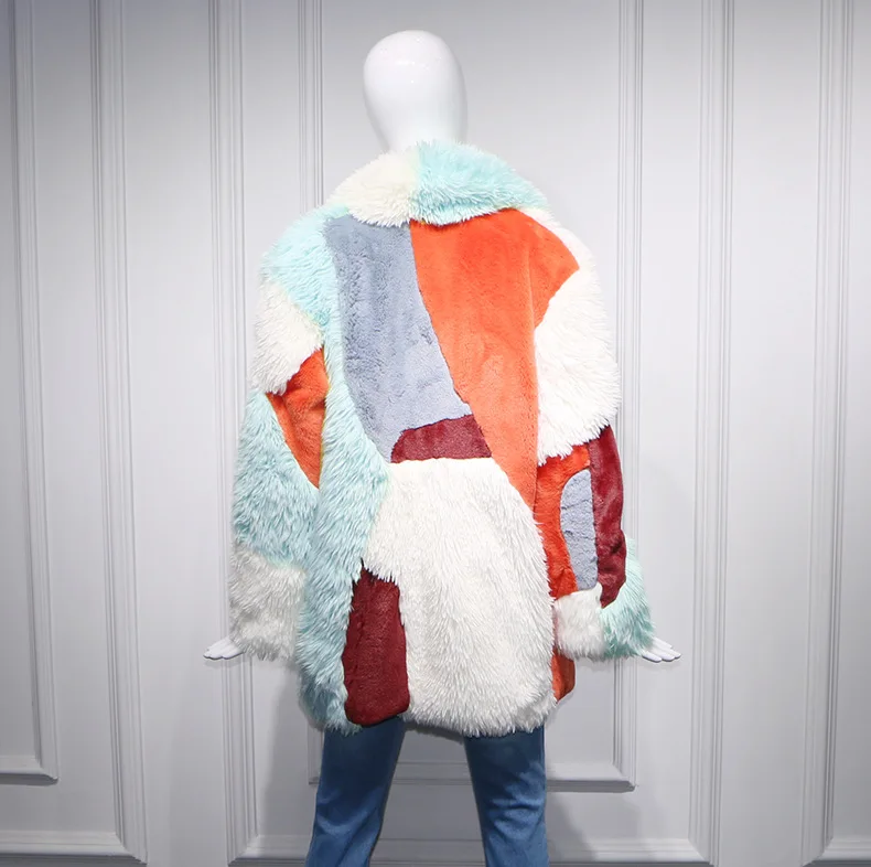 Женская куртка из искусственного меха длинная теплая оверсайз с цветными