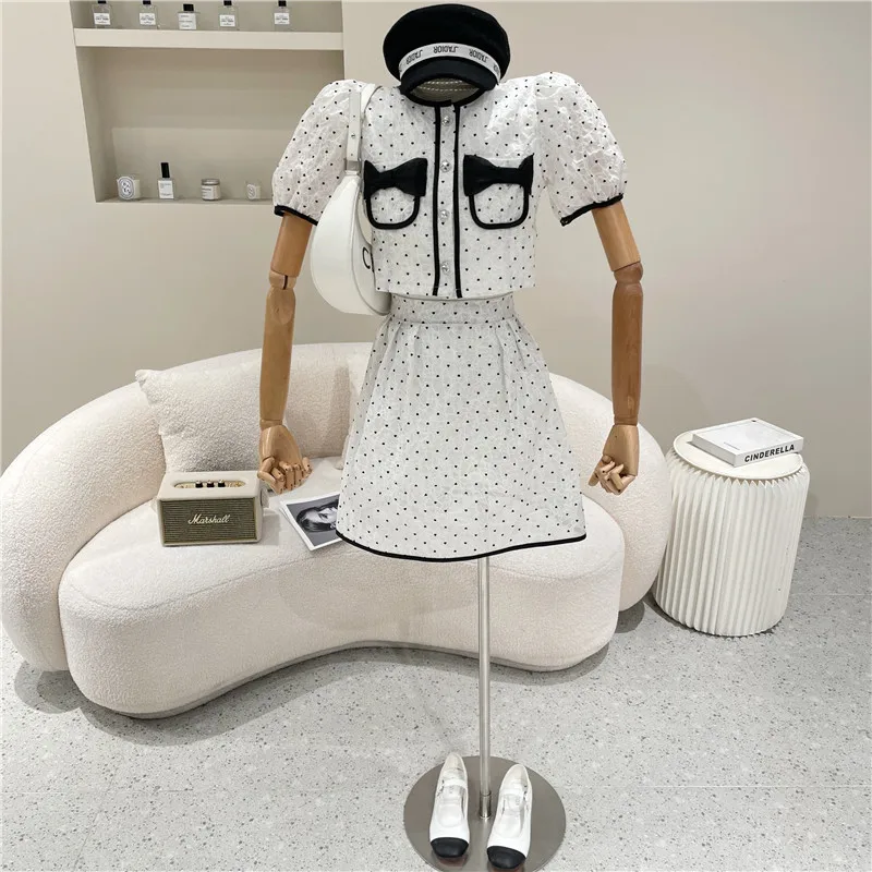 

Niche Design New Women's Clothing Summer 2021 New Contrast Love Bow Pocket Puff Sleeve Short Top + High Waist Skirt 2 Piece Set