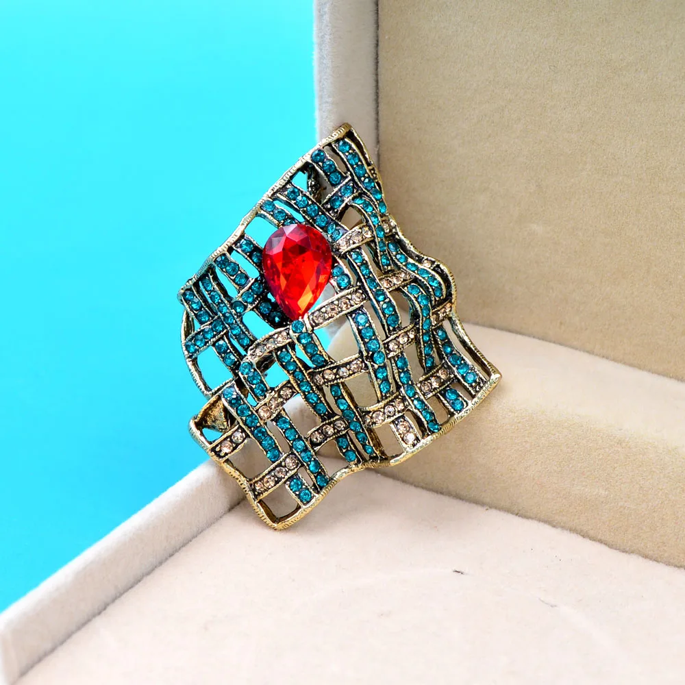 

CINDY XIANG Rhinestone Geometric Hollow-out Brooches For Women Vintage Fashion Water-drop Crystal Pin Brooch High Quality