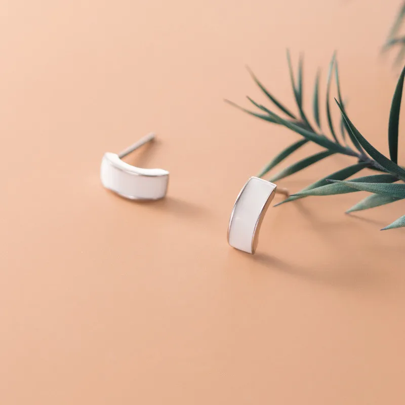 

DAIWUJAN Korean 925 Sterling Silver Geometric White Stud Earrings For Women INS Hot Arc-shaped Earrings OL Daily Fine Jewelry