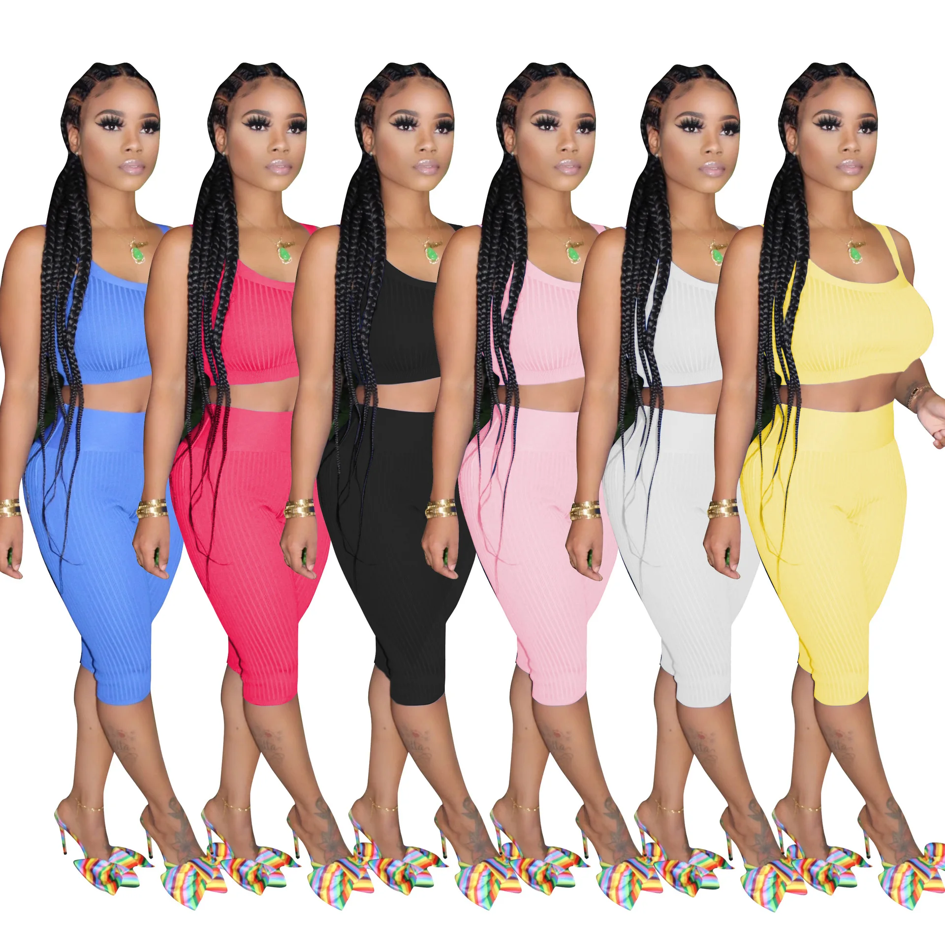 Спортивный женский вязаный однотонный комплект из двух предметов майка без