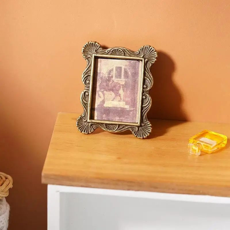 

New 1Pc 1:12 Dollhouse Miniature Retro Photo Frame Dollhouse Accessories Toy
