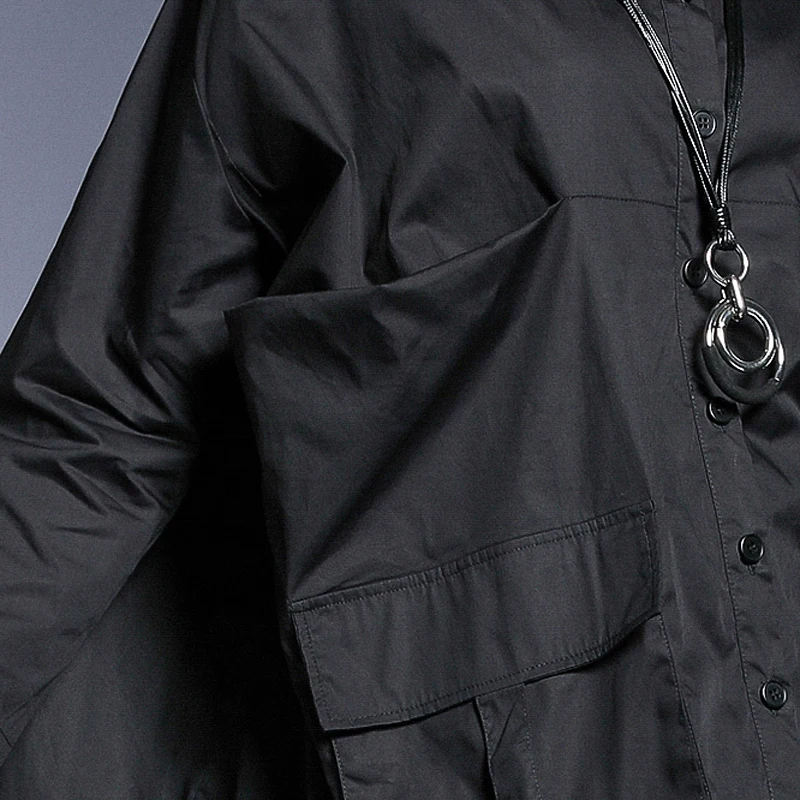 [EAM] Женская Асимметричная блузка оверсайз с карманами новая свободная рубашка