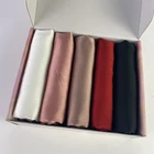 Роскошный хиджаб в подарочной коробке, сатиновые шелковые хиджабы, однотонный простой шарф, мусульманские шали, головной платок, тюрбан, платок