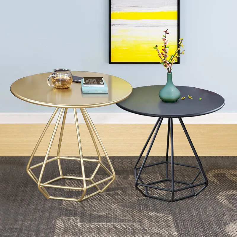 Простой современный металлический круглый журнальный столик для гостиной