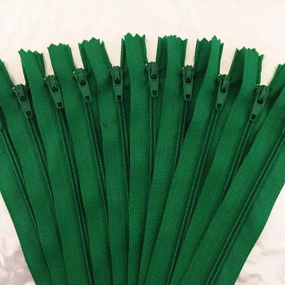 

10 pcs. Green 40cm (16 inches) nylon coil, zipper, tailor, crafter and fgdqrs