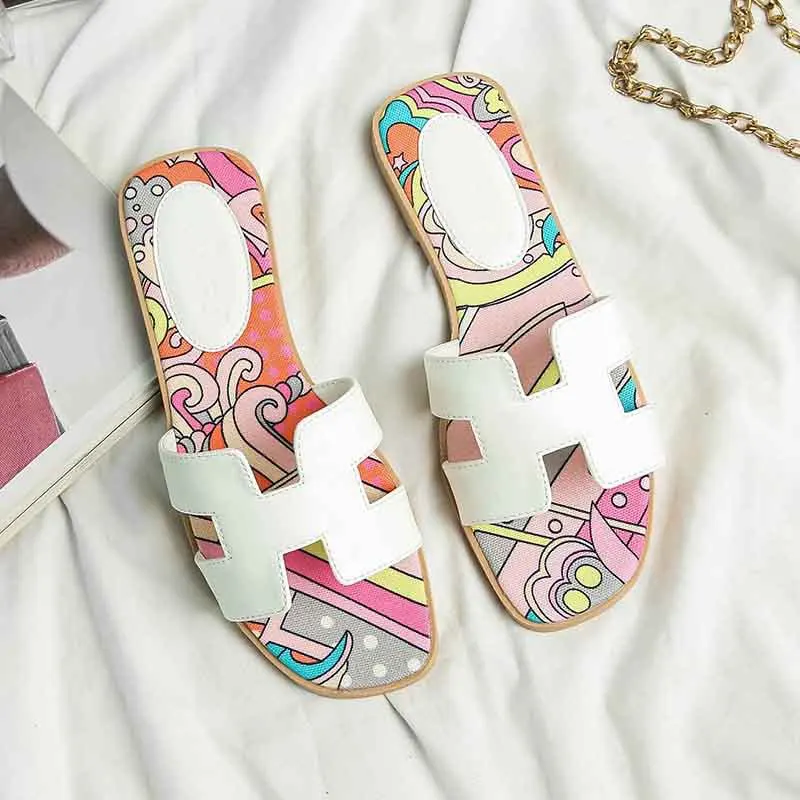 

Casual Sandals Shoes for Women 2021 Newest Hot Selling Slippers Fashion High Quality Flat Ladies Flip Flops Luxury Slides XQ138C