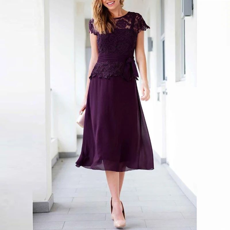 

Affordable Charming Purple Lace Jewel Neck Short Sleeve Mother of the Bride Dresses Tea Length Wedding Party Gowns With Sash