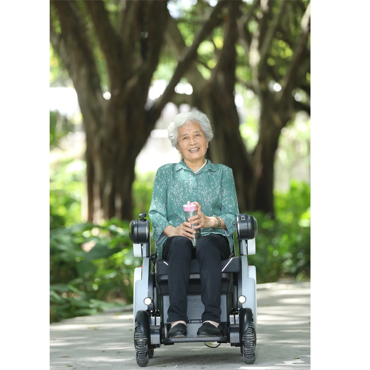Кресло-каталка IF Health omni электрическое для пожилых людей | Красота и здоровье