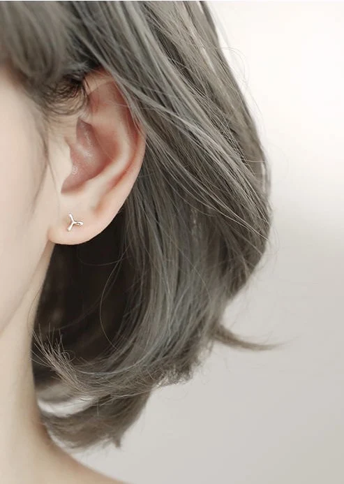 Женские серьги гвоздики в горошек из серебра 925 пробы модный