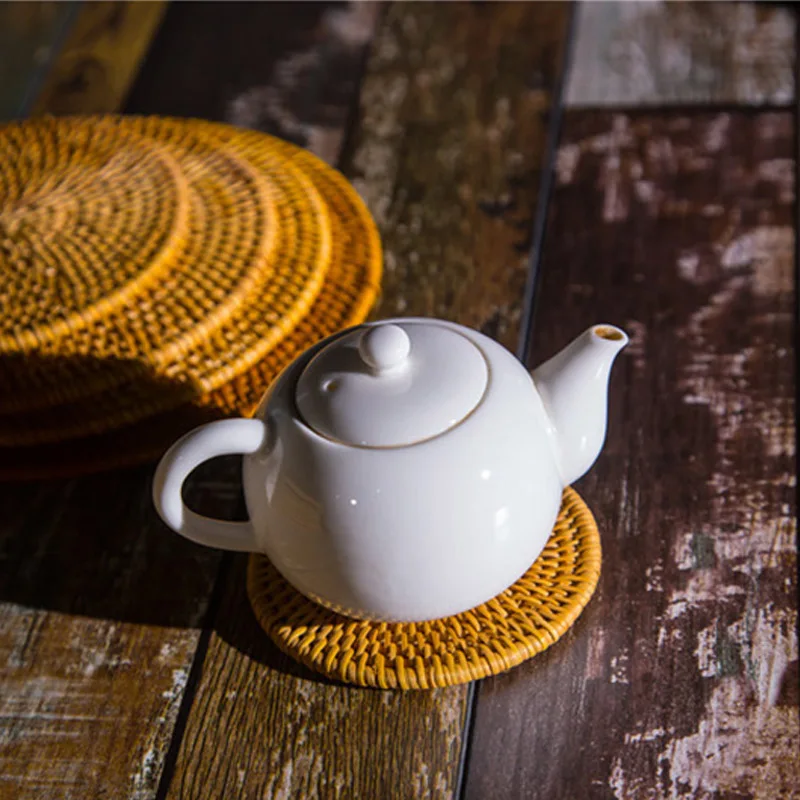 Круглые подставки из натурального ротанга для чашек изолирующие столовые