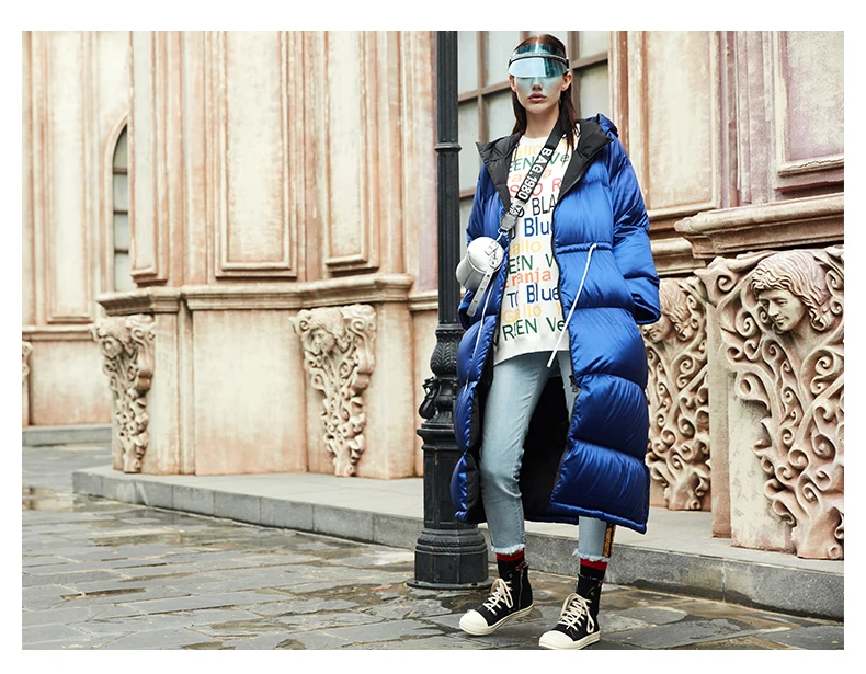 Женская длинная куртка на белом утином пуху теплая Модная парка Толстая