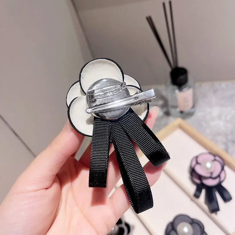 High-grade Camellia Flower Brooch Pearl Bow Badge Korean Fabric Shirt Suit Collar Pins Brooches for Women Clothing Accessories |