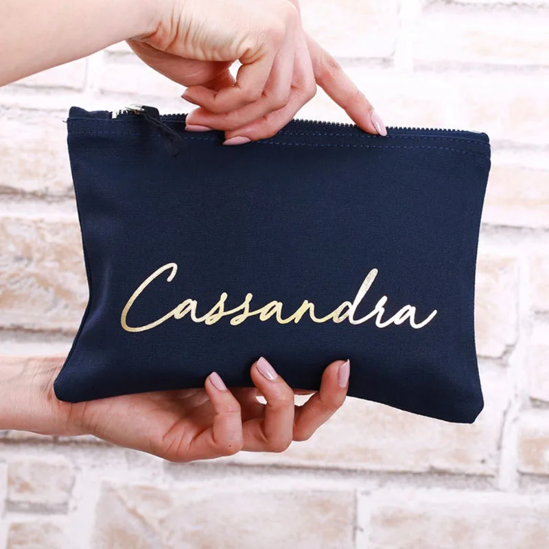 Персонализированная косметичка с монограммой для макияжа курсивный шрифт