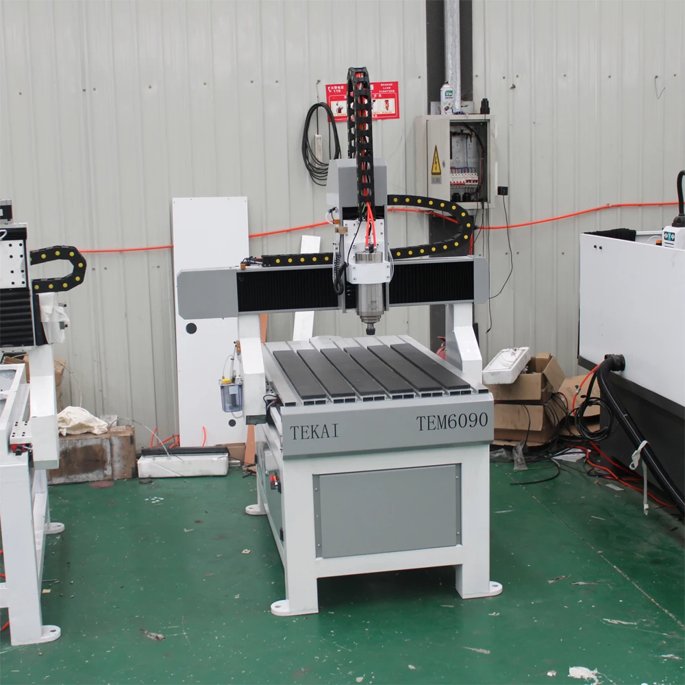 Маршрутизатор с ЧПУ Китай цена Настольный Станок для резки фанеры ДВП ПВХ гравер