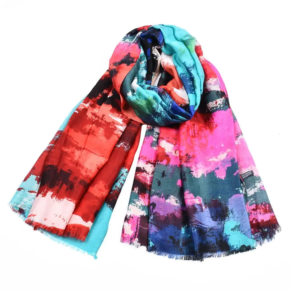 Рисунок 6 - Женский хлопковый шарф с принтом граффити