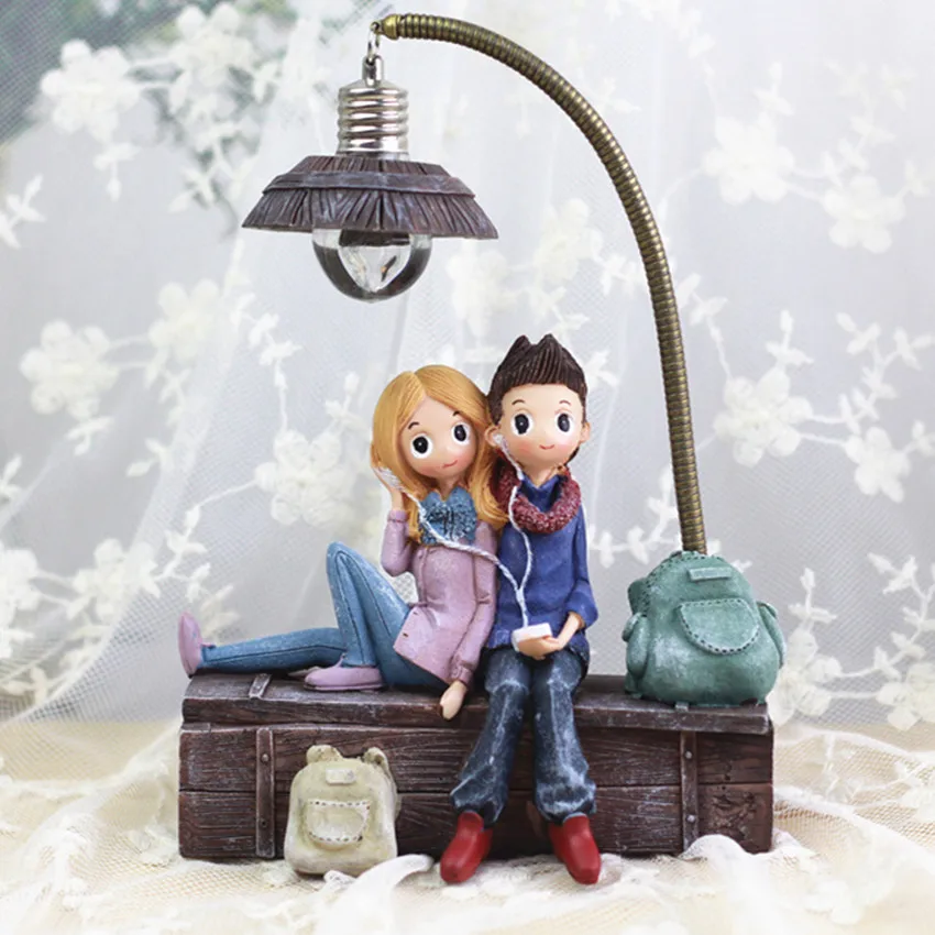 1 шт. пара характер украшения с светодиодный светильник Изделия из смолы для