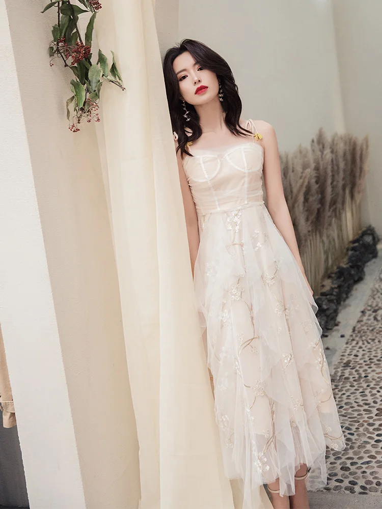 

Classic Spaghetti Strap A Line Formal Evening Dress Slim Backless Zipper Exquisite Embroidery Fenale Homecoming Dress