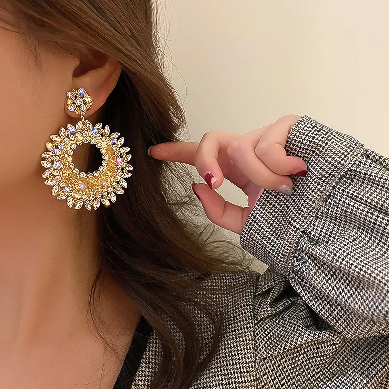 

2021 Korean Hollow Big Round Dangle Earring Fashion Luxury Women CZ Crystal AAA Zircon Earring Exquisite Lady Party Jewelry